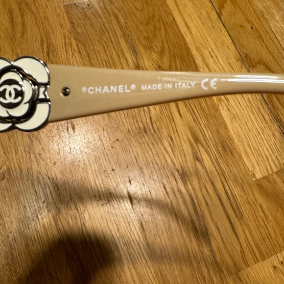 Chanel Camilla Flower Vintage Aviator Hinge Wrap Around Sunglasses Beige - Picture 9 of 10